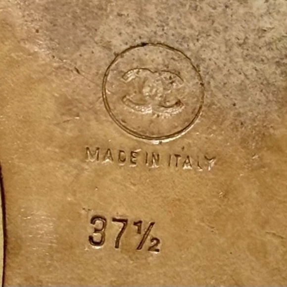 Authentic CHANEL Beige & Black Quilted Cap Toe Ballet Flats w/ Oval Accent Size - Picture 7 of 8